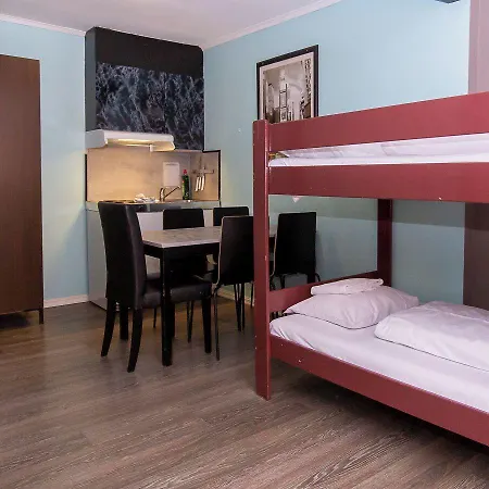 Jarlen Hotel 3*